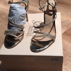 Gold Badgley  Mischka stilettos. Wore for a few hr